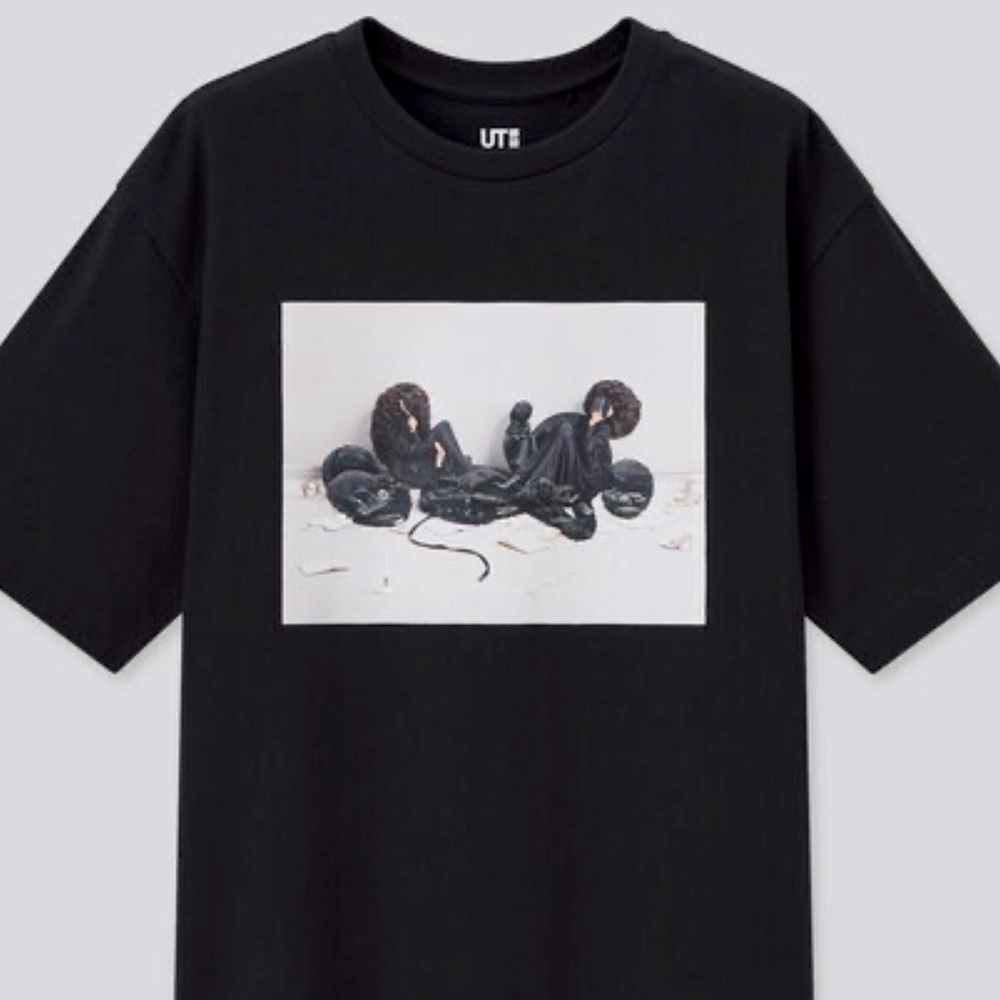 NEVER WORN UNIQLO Disney Mickey Mouse & Minnie Mouse art by Yuni Yoshida